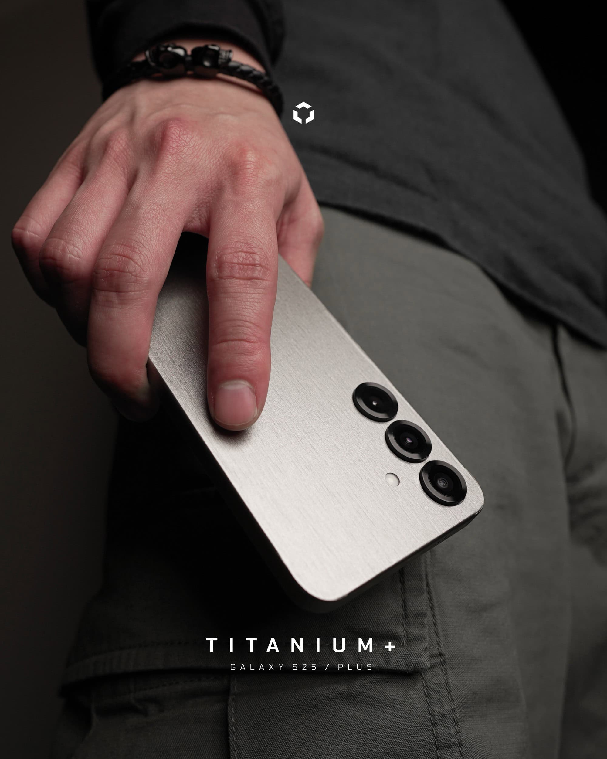 Titanium+ skin installed on Galaxy S25