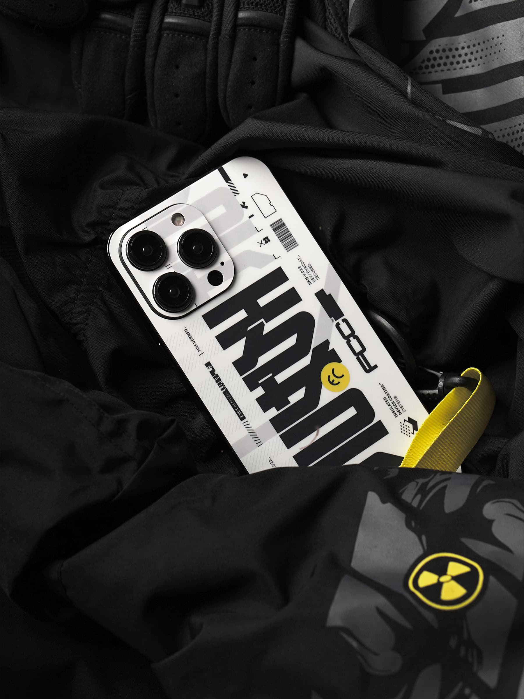 MGN-02 // Ghost White Skins