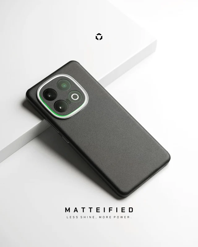 Let's give the iQOO 13 a matte black makeover...because who needs fingerprints, anyway? ⚫️ 

#exacoat #iqoo13