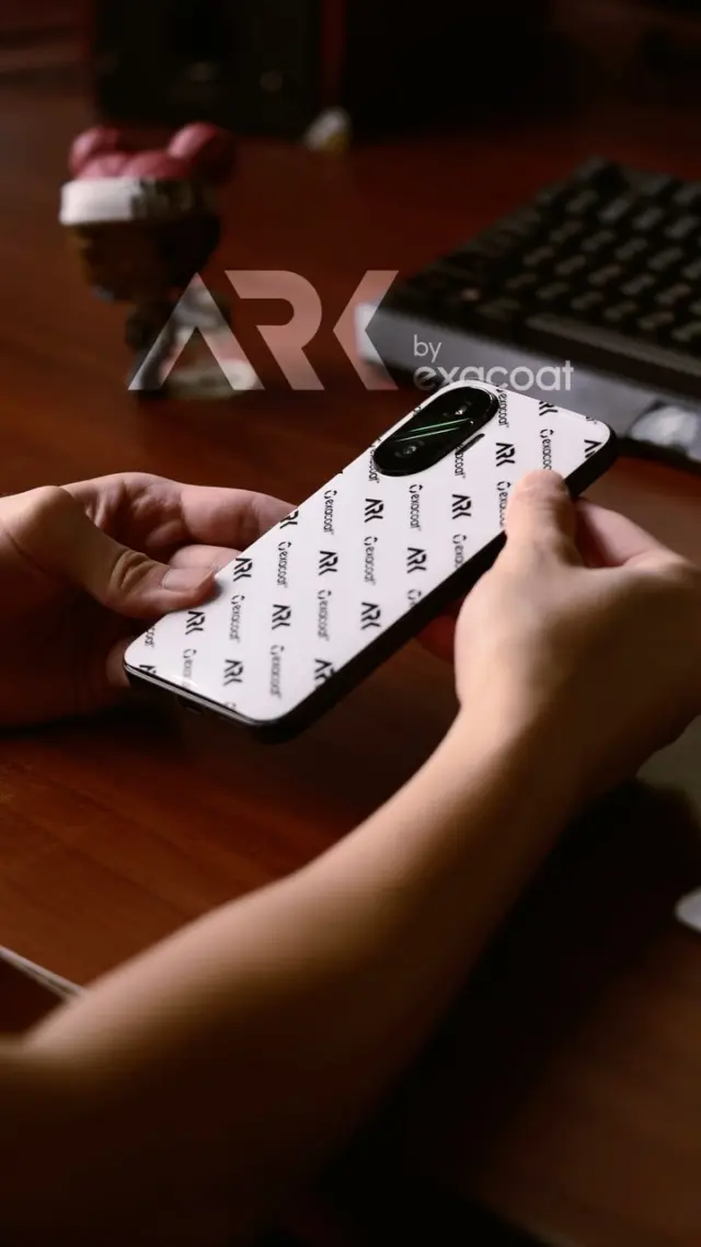Feels like nothing’s there - but Ark Skin’s got your phone covered 🔥

#exacoat #ark #pocof7